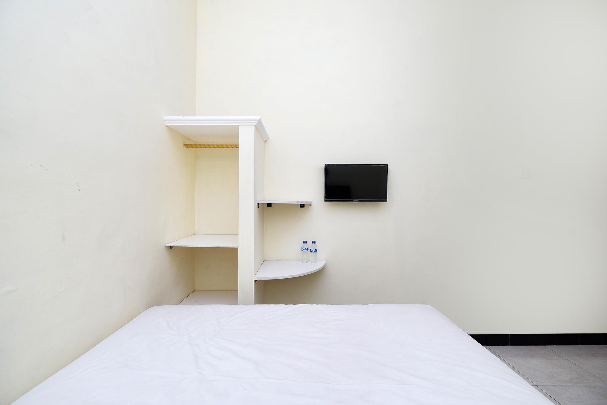 Super Oyo Capital O 2258 Santana Syariah Guest House Kartosuro Extérieur photo