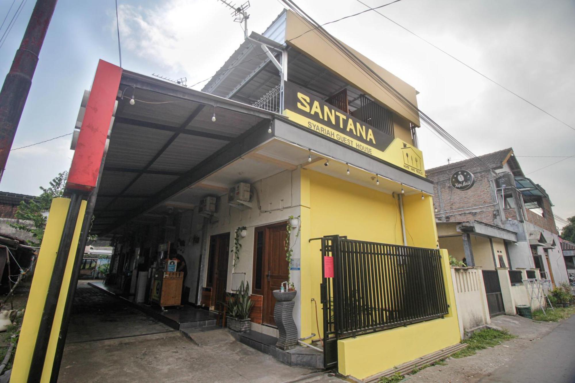 Super Oyo Capital O 2258 Santana Syariah Guest House Kartosuro Extérieur photo